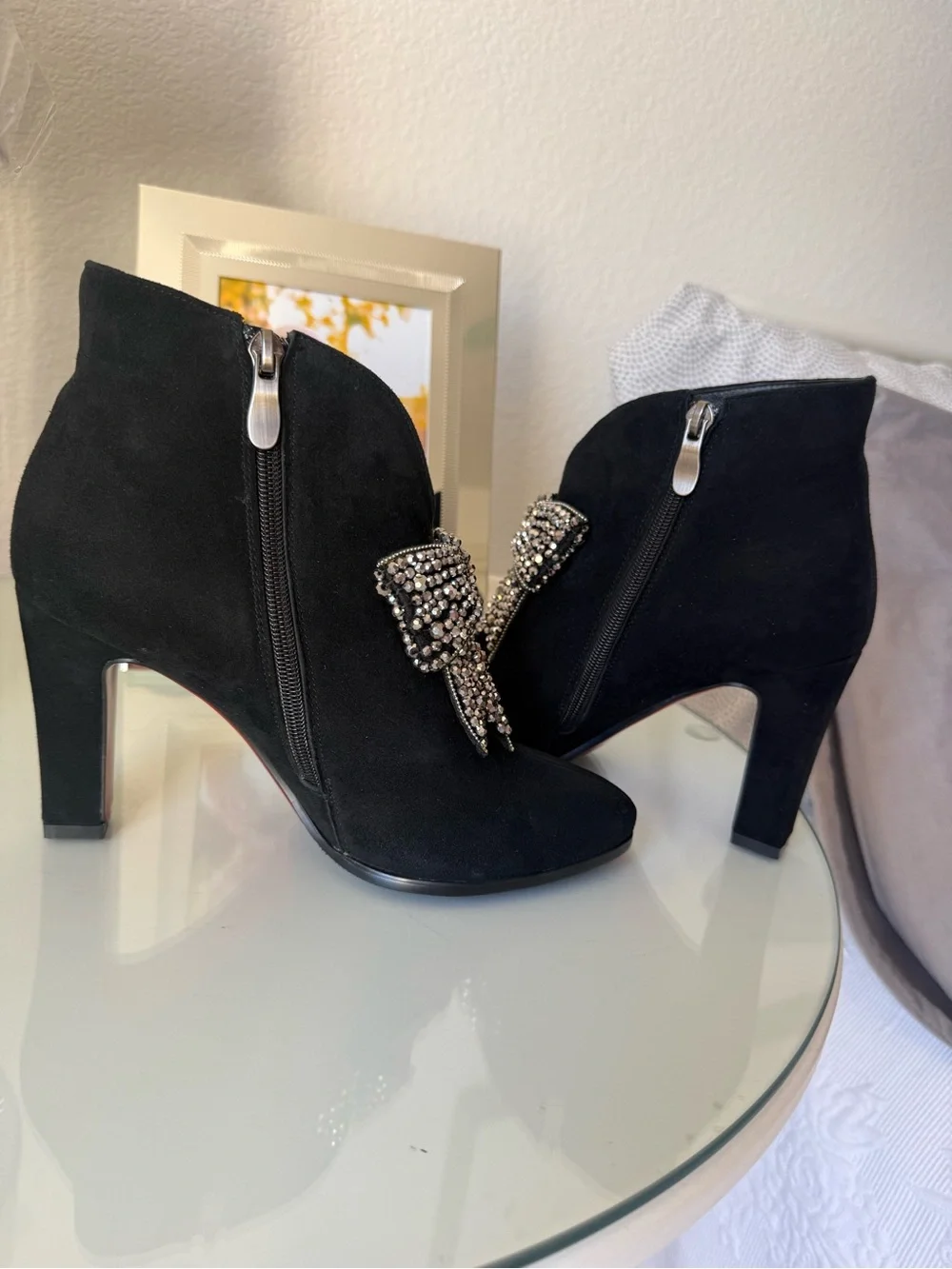 Blizzard I Black leather Suede Crystal Bow Ankle Boot size 8